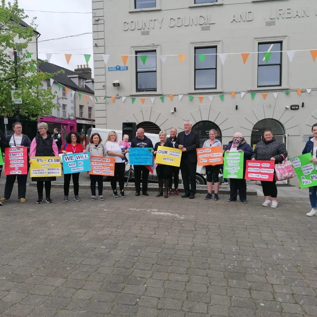 ShadySparrow's tweet photo. Just a few of the many photos taken today x Thank you all for attending and hope to see you again at the upcoming #Enniscorthy #TownMeeting regarding #accessibility to #ChildrensDisabilityServices
#letsmakeafuss #StandWithTheChildren https://t.co/sVUJbuAE6i