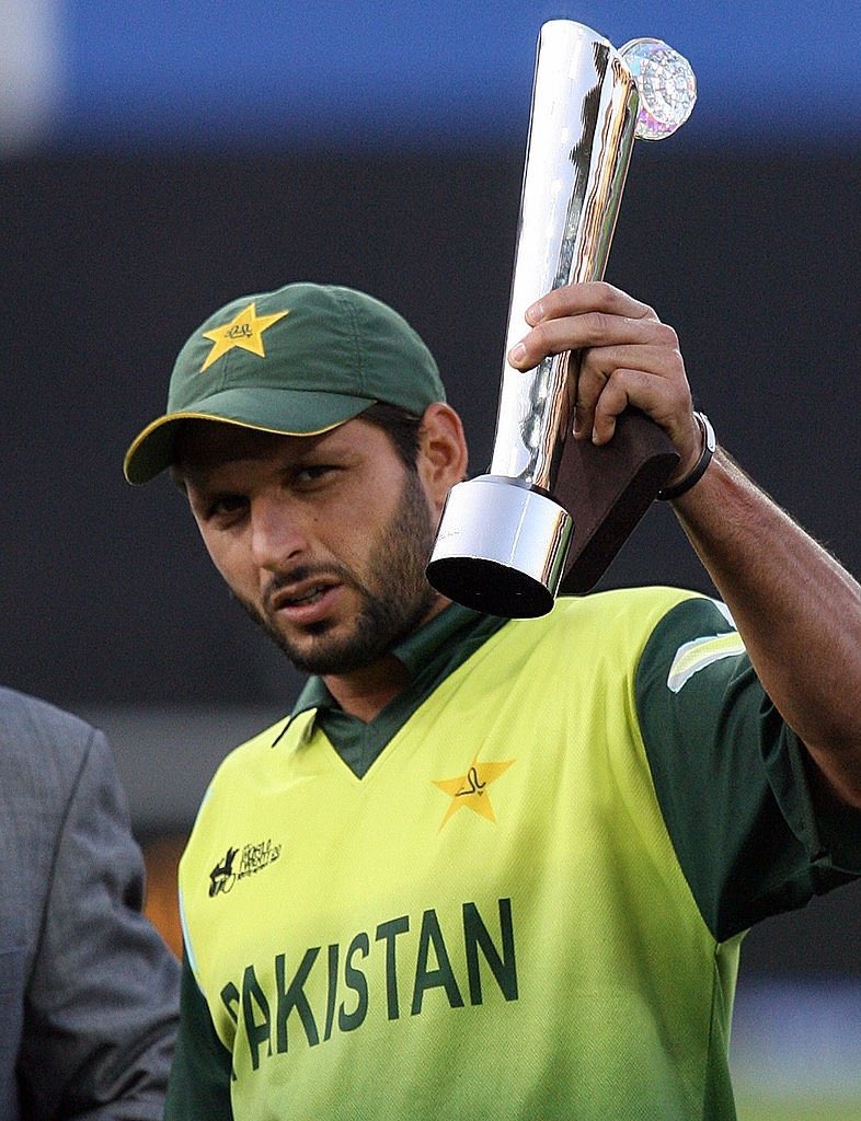 SiviaShah's tweet photo. Shahid Afridi's two sixes against Ravi Ashwin was greater than whole political career of Imran Khan !! 

#WeStandWithShahidAfridi https://t.co/VYUrg09BV0