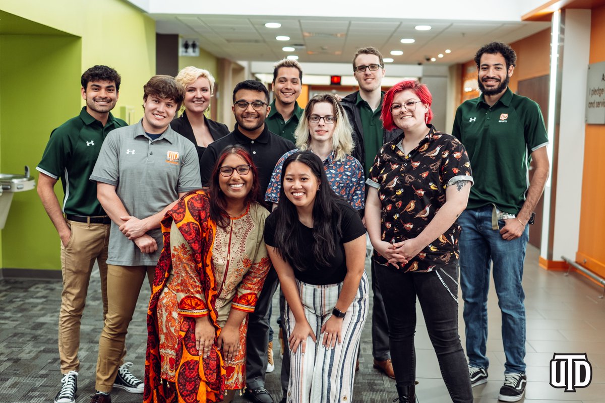 UTDEsports's tweet photo. And that concludes our 2021-2022 season. 🍾

For the first time in 3 years, we finally were able to gather members of our entire department (athletes, creators, and staff) for our end-of-year esports banquet. 🥂🏆

📸 Photos &amp; MVP Awards: https://t.co/nHOck0bICK https://t.co/QCnQRsxKZT