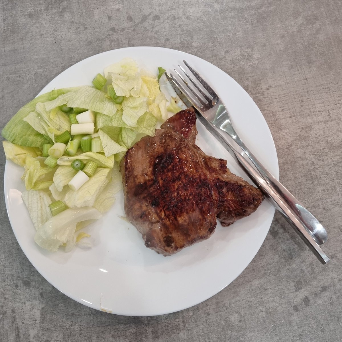 dorian_darch's tweet photo. This dieting malarkey is brilliant honest 7lb down 12lb to go #16st @bkb_official1 #11thjune #02london x https://t.co/P9UZpbEhuN