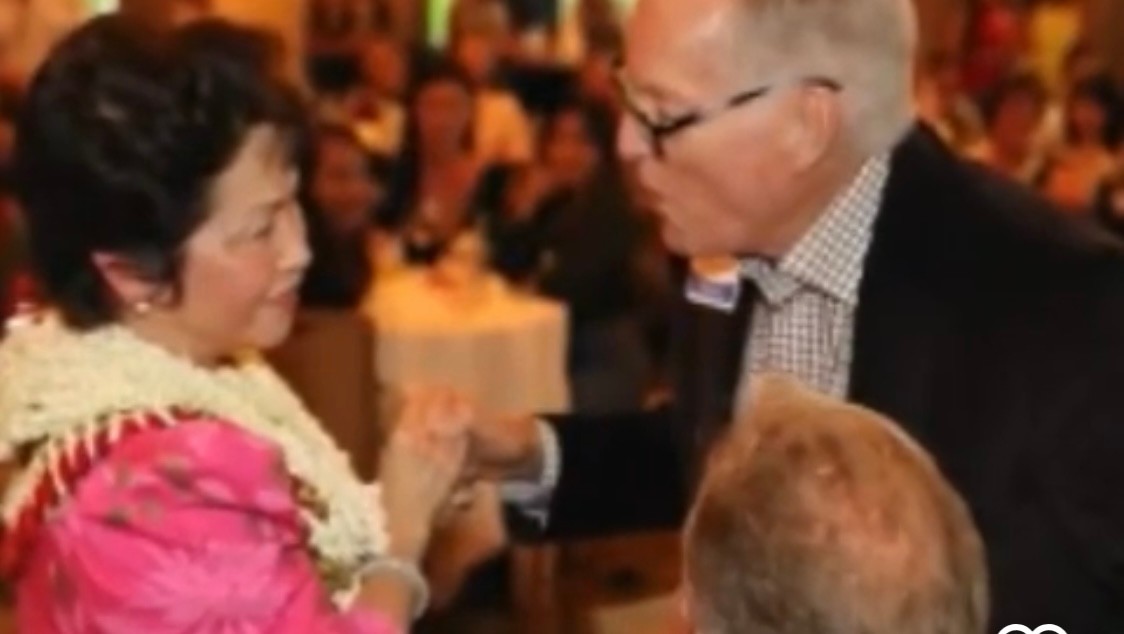 rchamberlain34's tweet photo. Some additional photos with Richard and Martin at former First Lady of Hawaii @VickyForGov birthday fundraiser at the Royal Hawaiian Hotel recently 🌴🌺🥳
#RichardChamberlain #MartinRabbett #VickyCayetano #Hawaii #RoyalHawaiianHotel #Birthday #BirthdayFundraiser #Fundraiser https://t.co/qDzp3R7lnS