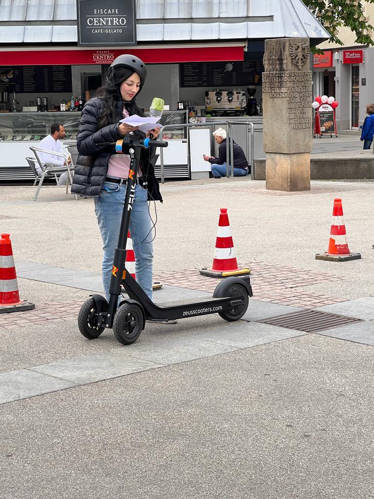 Zeus_Scooters's tweet photo. Mobility day in Reutlingen today 🛴
Thank you to everyone who came along, it was great to share our safety tips and tricks! We hope you enjoyed it as much as we did🤩
#mobilityday #escooter #sustainabletravel #rideitright #reutlingen https://t.co/403W6o136Q