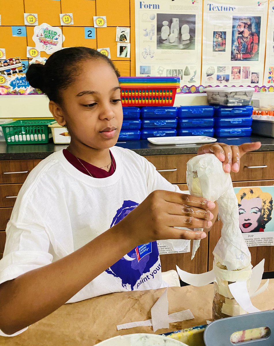 SusanPaige14's tweet photo. Papier mache’ time in 4th grade @JCWestElem https://t.co/pYYR3PoiwO
