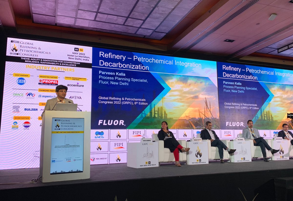 FluorCorp's tweet photo. Thank you to all who joined Fluor’s Parveen Kalia's presentation on Refinery - Petrochemicals Integration & #Decarbonization at @refpetin in New Delhi. #FluorBuildsABetterWorld #RefineryIntegration https://t.co/AtcZ8KlNoj