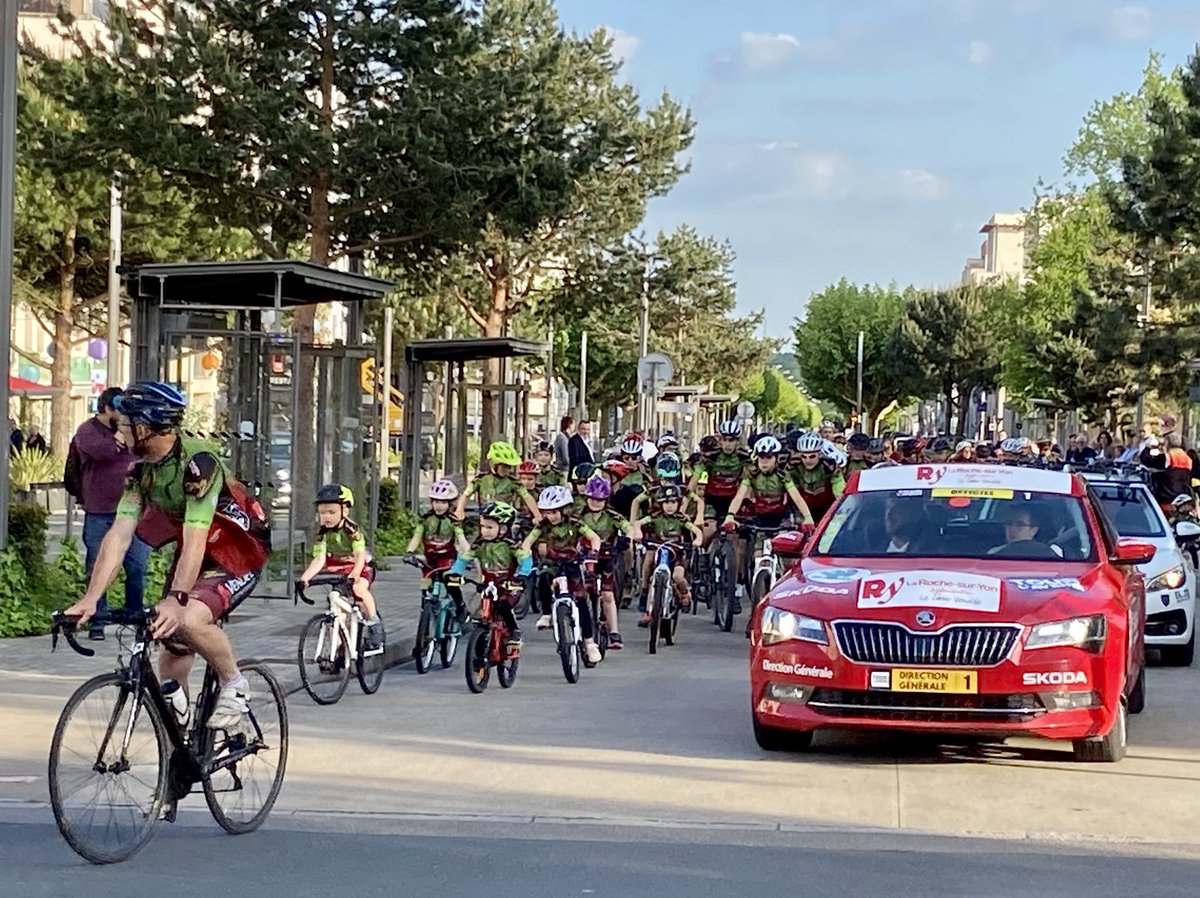 Lucbouard's tweet photo. J-100 du Grand Départ de la 58e édition du @tourdelavenir à @larochesuryonfr !

Après @LeTour en 2018, c’est un événement exceptionnel pour la #Vendée du vélo : 26 équipes, 156 coureurs prendront le départ les 18 et 19 août du prélude et de la 1re étape à La Roche-sur-Yon #lrsy https://t.co/6MTTZJMBj2