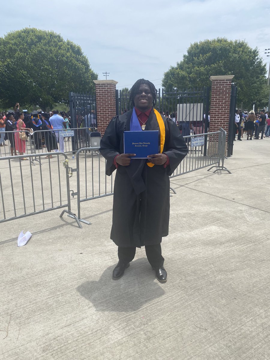 Salik904's tweet photo. Signed Out ✅
#HBCUGRAD https://t.co/6fvg4Bg6Bz