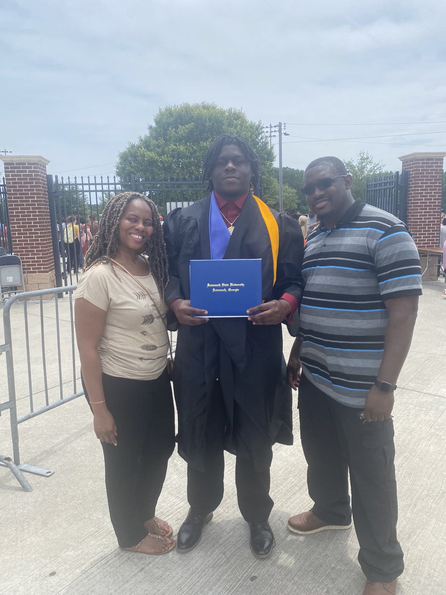 Salik904's tweet photo. Signed Out ✅
#HBCUGRAD https://t.co/6fvg4Bg6Bz