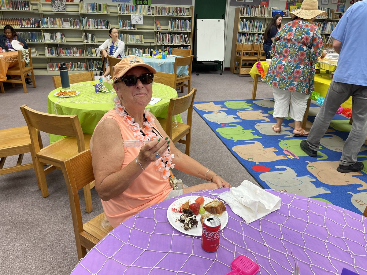 A. Tyghter tweet media