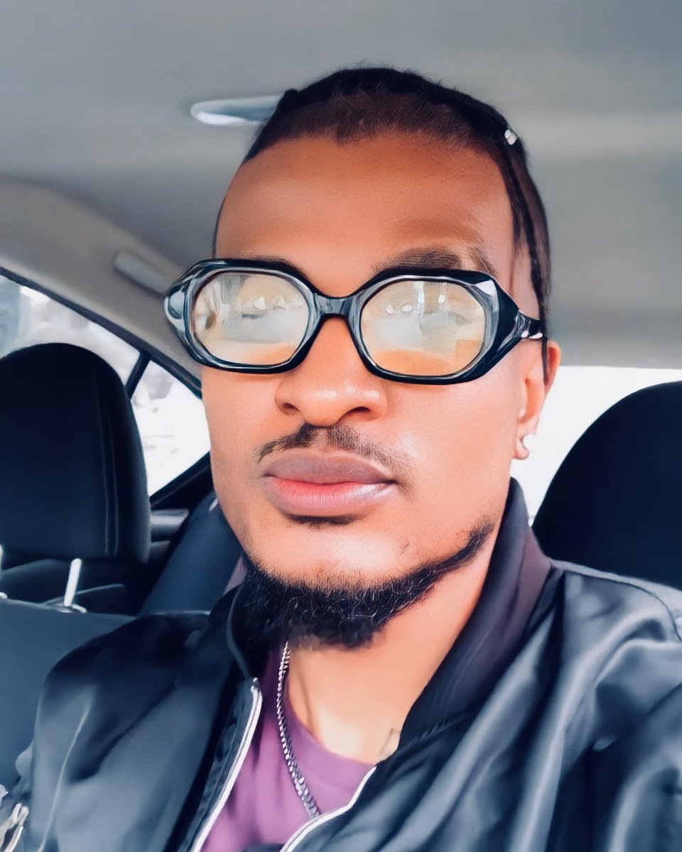 Mathah70157575's tweet photo. Waz hoping to see this face 2dae...dololo๐คทโโ๏ธ. Oh mara, whr are u
#BUFriday๐คทโโ๏ธ๐ญ https://t.co/qzPXwsoYBB