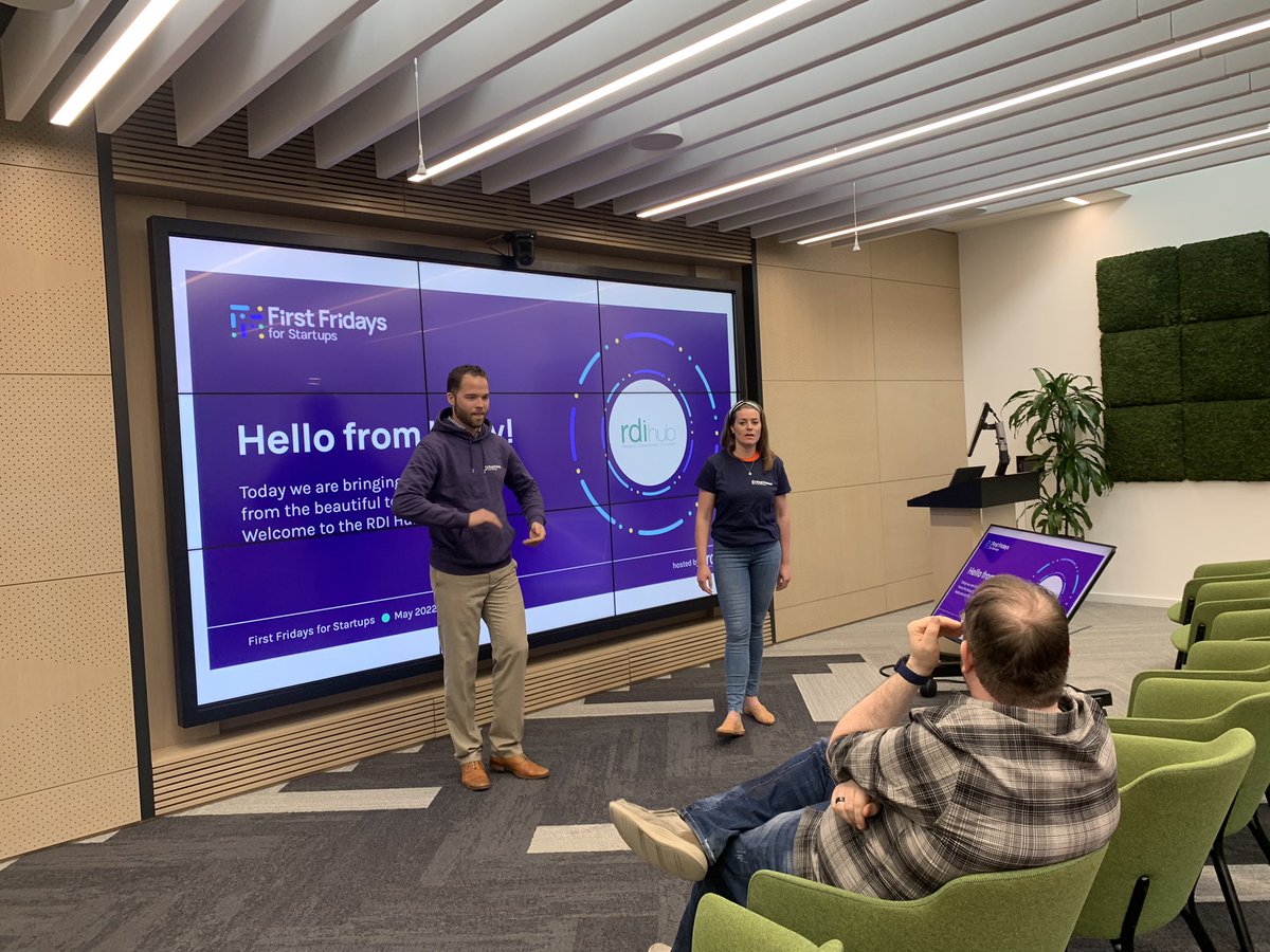 StatesidePortal's tweet image. Nearly five years since @Declanjahughes1 @LizMacKerry brought us all together in @Fexcogroup Killorglin to Workshop what the the future of ‘ehubs’ could look like .. great to meet Liz again today in the  @RDIhubIreland for #FirstFridaysForStartups - excited for the next 5 years!