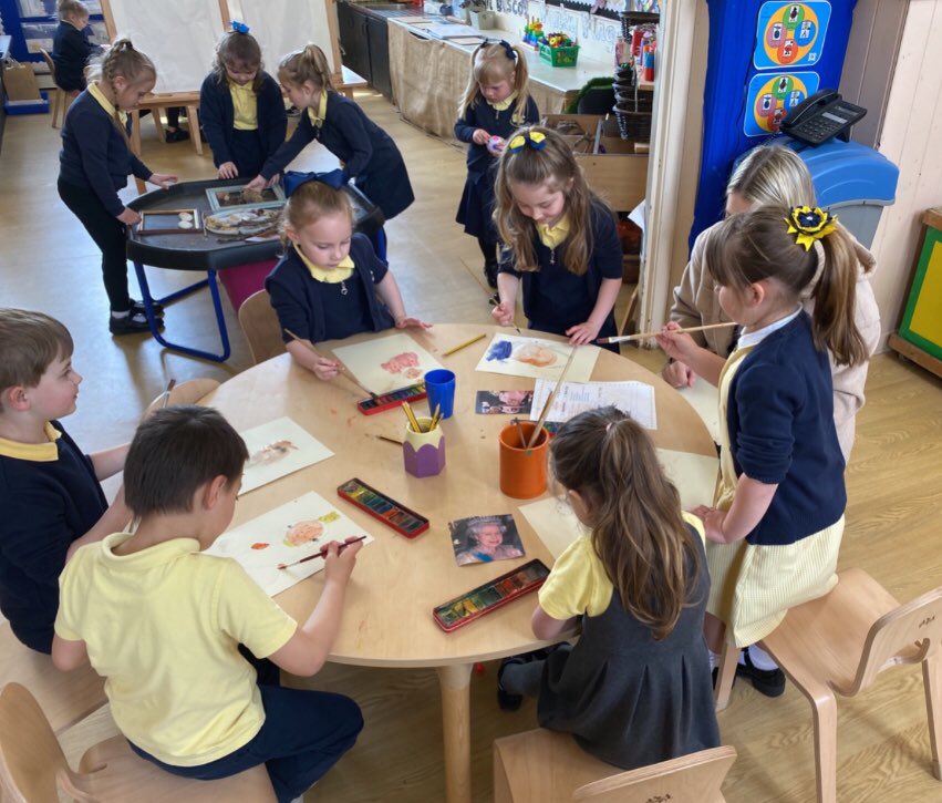 Our talented artists have been creating royal portraits of Queen Elizabeth ready to place in their frames! #observationalskills #finemotorskills #notlonguntilthejubilee <a href="/fcwpa/">Fochriw Primary</a> <a href="/SharonPascoe123/">Mrs P</a>