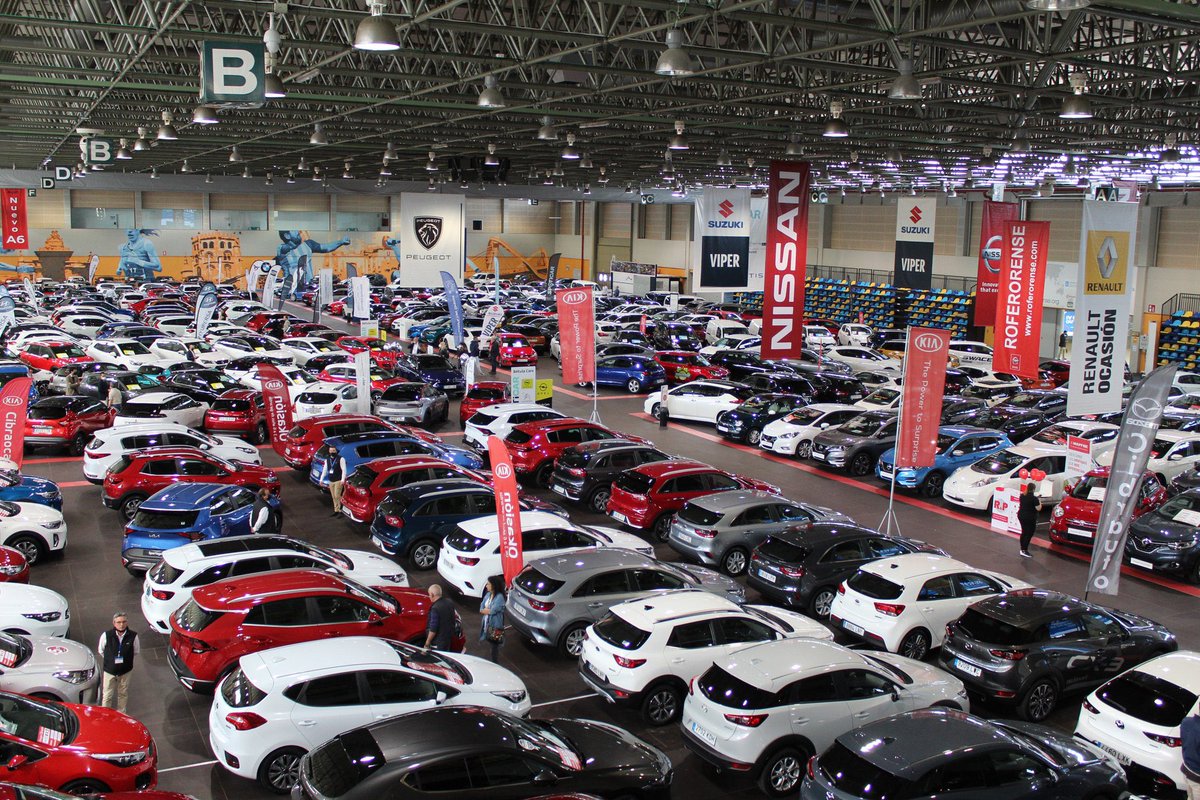 roslufe's tweet image. A @DeputacionOU con ACAUTO na inauguración da IV CAR OUTLET #Ourense en @EXPOURENSE. A mellor oferta de Galicia en vehículos de ocasión. 14 concesionarias e 400 vehículos. #ACAUTO. Colaboran Deputación de Ourense e @SomosABANCA