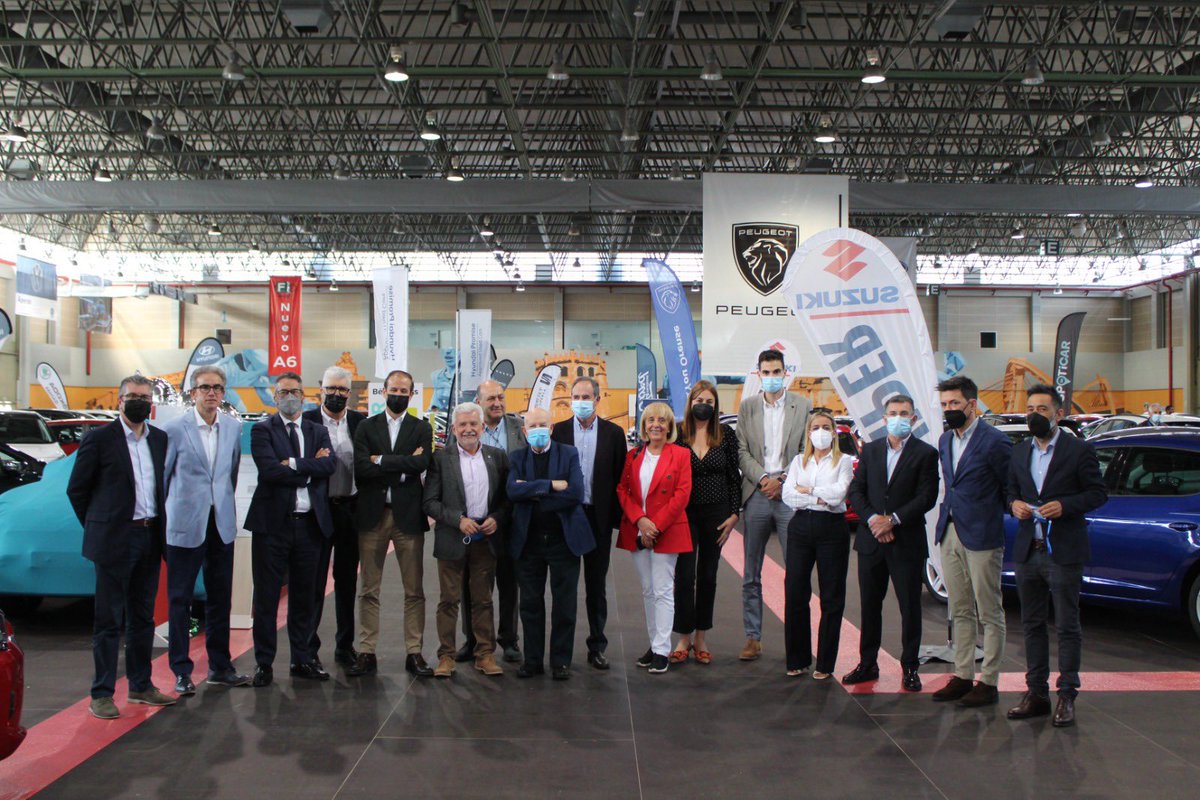 roslufe's tweet image. A @DeputacionOU con ACAUTO na inauguración da IV CAR OUTLET #Ourense en @EXPOURENSE. A mellor oferta de Galicia en vehículos de ocasión. 14 concesionarias e 400 vehículos. #ACAUTO. Colaboran Deputación de Ourense e @SomosABANCA