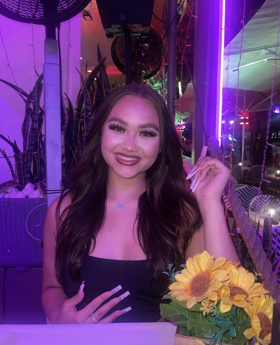 SigmaKappaCSULB's tweet photo. Today, we are featuring Maddy Gahagan, Belle Cameron, Caitlin Limbaga, and Sarah Herrera. Over the years, we have watched them grow into such inspiring individuals. We're sad to let you go, but we're thrilled to see your accomplishments! #DoveLove #LBStateSigKap https://t.co/btqBZYdCn1
