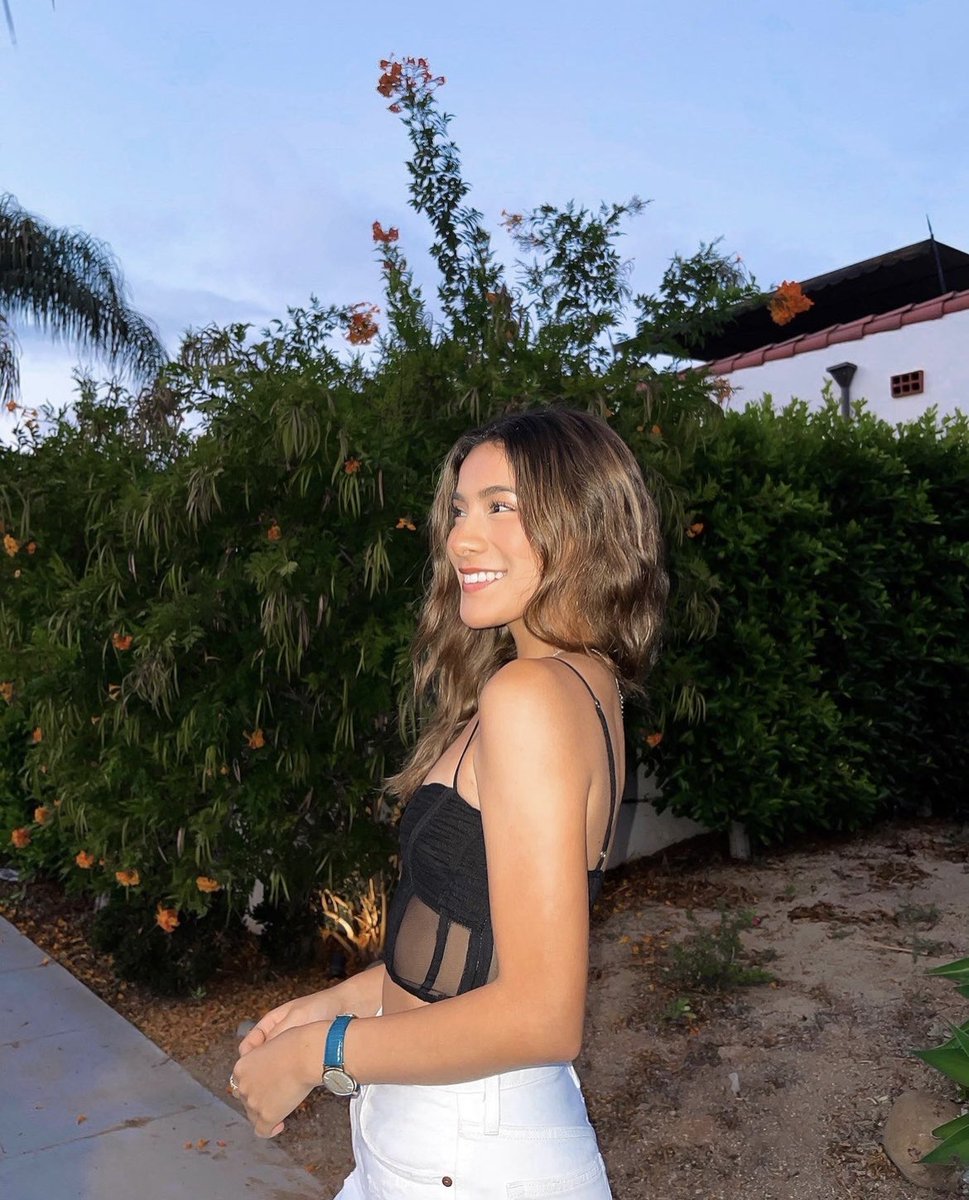 SigmaKappaCSULB's tweet photo. Today, we are featuring Maddy Gahagan, Belle Cameron, Caitlin Limbaga, and Sarah Herrera. Over the years, we have watched them grow into such inspiring individuals. We're sad to let you go, but we're thrilled to see your accomplishments! #DoveLove #LBStateSigKap https://t.co/btqBZYdCn1