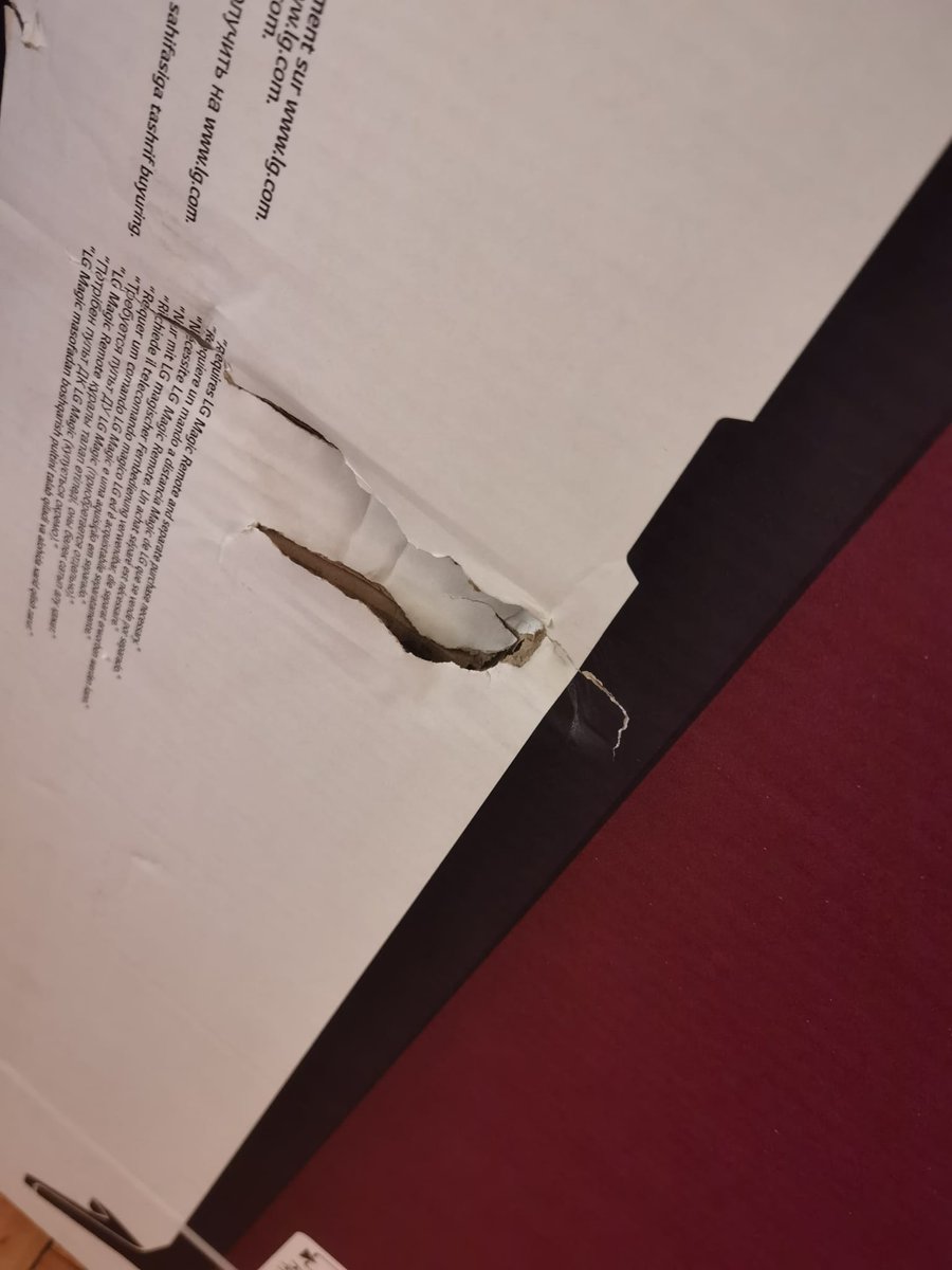 1988_su's tweet photo. @GLS_clientes así se atreven a entregar algo vuestra empresa??? Ya la caja tenía grande señales de maltrato y ni hablar los daños del televisor... #noaGLS #pésimos #malservicio https://t.co/LcAh6SHtXZ