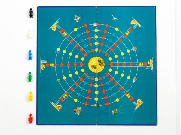 wendemuseum's tweet photo. Today’s Friday find is the East German board game Luna. Check out this Collection Reflection by Jamie Kwan, the Assistant Curator at the Wende Museum. Click the link to watch the video: https://t.co/TZ7T6z9XLP

#CollectionReflection #WendeMuseum #Luna #GDR https://t.co/ryt6PZBr7I