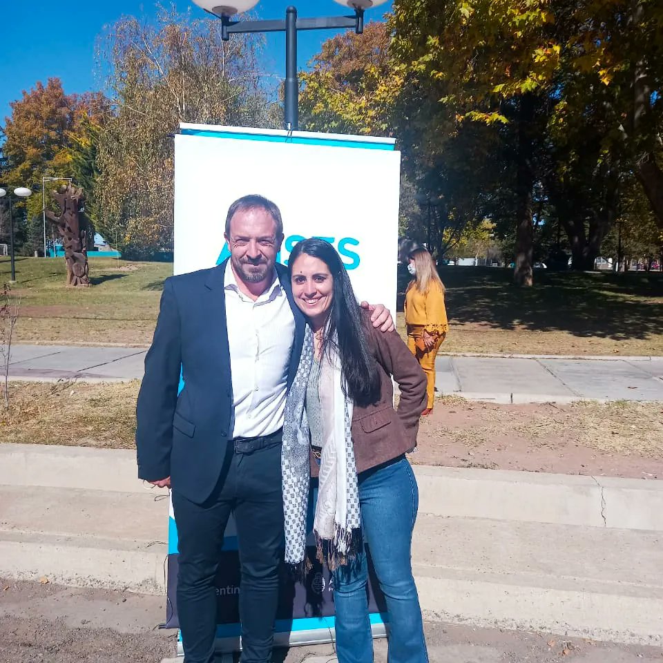 AleBarro5's tweet photo. 💌| Con mucha emoción acompañé, nuevamente, la entrega de jubilaciónes junto al jefe de ANSES Malargüe, Daniel Von Zedtwitz y a todo su equipo que realizan un trabajo impecable! 
Felicitaciones a los 40 malargüinos y malargüinas que este mes recicibieron su jubilación. 
@ansesgob https://t.co/N2e6kx9Nir