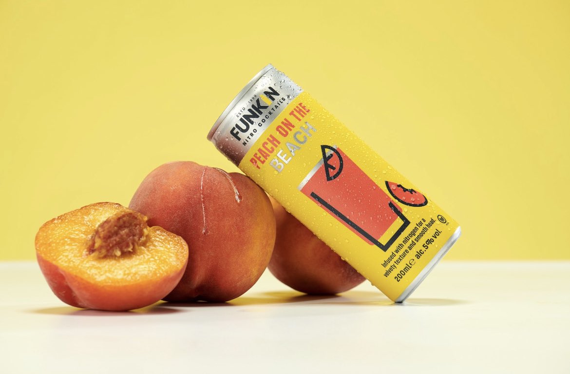 Peach On The Beach 🤤 What’s your favourite thing about our new Funkin flavours? #itsfunkintime #Fridayfeeling #peachonthebeach #cocktails #cocktailsathome