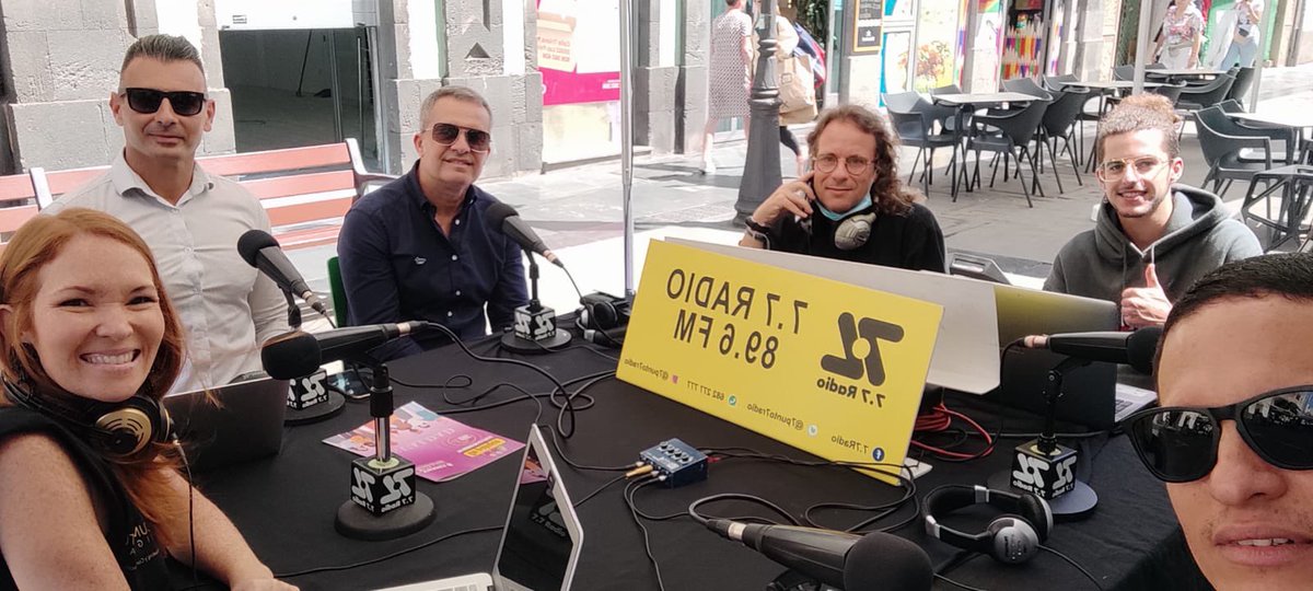 Hoy estuvimos junto a <a href="/7punto7Radio/">7.7 Radio</a> en la IV Encuentro Regional de Radios Escolares de Canarias ‘De Palique – Tu radio en la calle en <a href="/ZonaTriana/">Zona Triana</a> 
#emprendimiento #empresas #radio #LasPalmas #GranCanaria #juventud #autonomos #igualdad