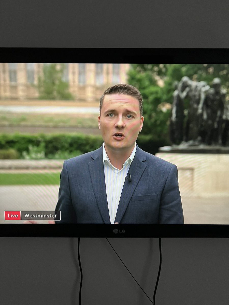 ChallengerJolly's tweet photo. @Channel4News Shadow Health Minister. What a left wing biased spanner. Ducking and diving the question of “if fined then should Starmer be fired”? #whatamuppet https://t.co/4iA7WYRC5V