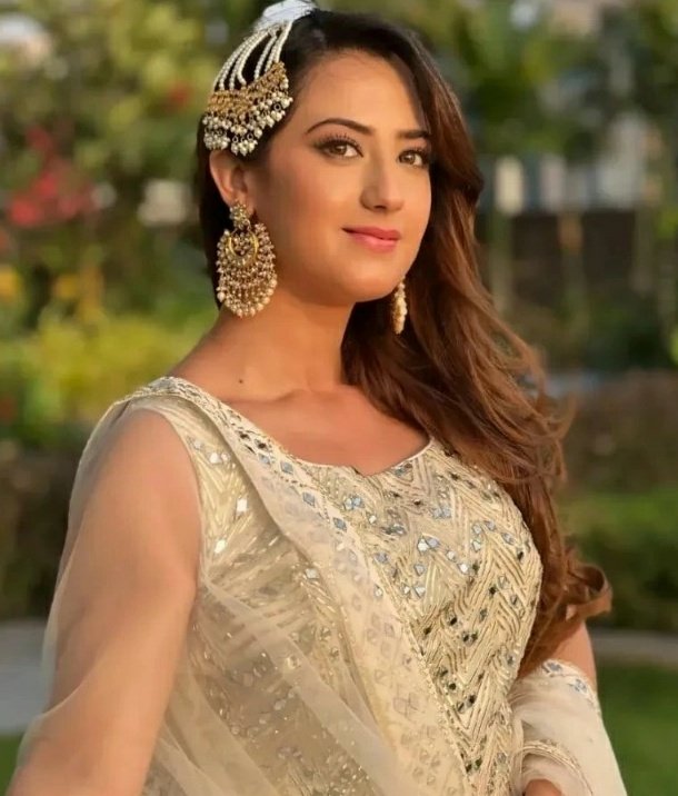 team_aalisha's tweet photo. Happy birthday to the most amazing girl @aalishapanwar07 who is filled with talent and have immense beauty and love in heart 
We really appreciate you and being ready to be your fan forever 
HBD AalishaPanwar https://t.co/AG7vl6EMCz