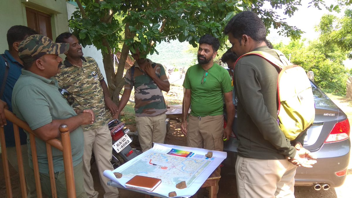 brt_tiger's tweet photo. Jungle survival techniques training to the frontline staff of BRT. This includes first aid techniques, map reading, safety from attack of wild animals, use of locally available materials etc. @ntca_india @moefcc @aranya_kfd @Bandipur_TR @nagaraholetr @TigerBhadra @kudremukh_wild https://t.co/bhwEiGgkxa