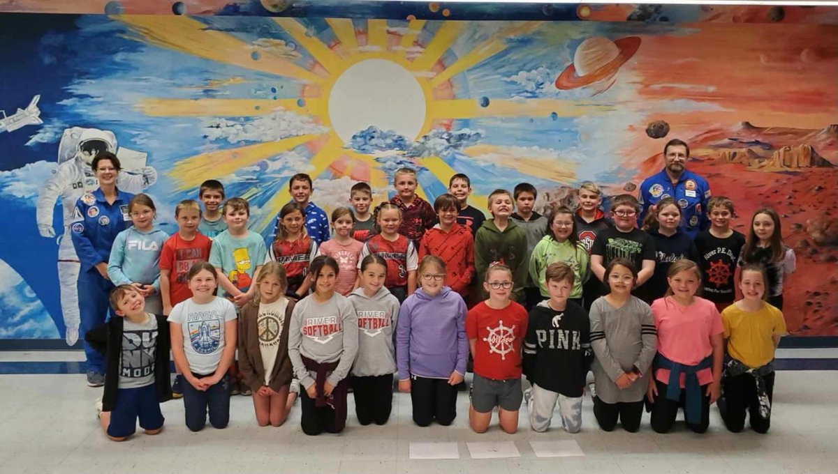 clcwju's tweet photo. River Elementary students travelled from Hannibal, Ohio to be our Micronaut crew today. Thanks for coming...we had a blast! 🚀 
#fieldtrips #elementaryschool #scienceisfun #stem https://t.co/905rsQD4MW