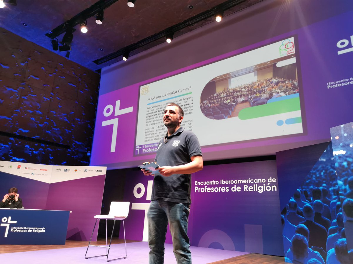 EAReligion's tweet photo. Nuestro Presidente @pablocoronador dando a conocer @ReliCatGames  en el Encuentro Iberoamericano de Profesores de Religión. https://t.co/ZqZREXC5J2