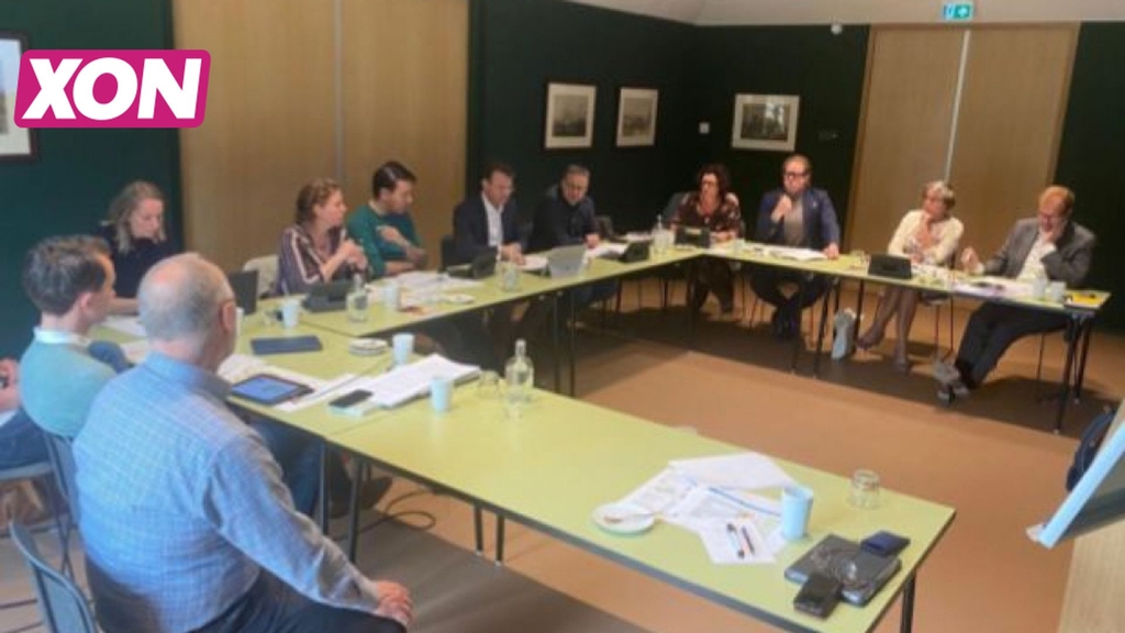 UitgeslapenFM's tweet image. Morgenochtend vanaf 08.00 uur bij @EDEFM  nieuwsitems over: Kiki Musampa opent derde Krajicek playground in Ede | VV Ede Victoria viert 100-jarig bestaan en krijgt koninklijke erepenning | D66 Ede maakt zich zorgen over onveilige fietsroutes #enmeer #Ede e.o.