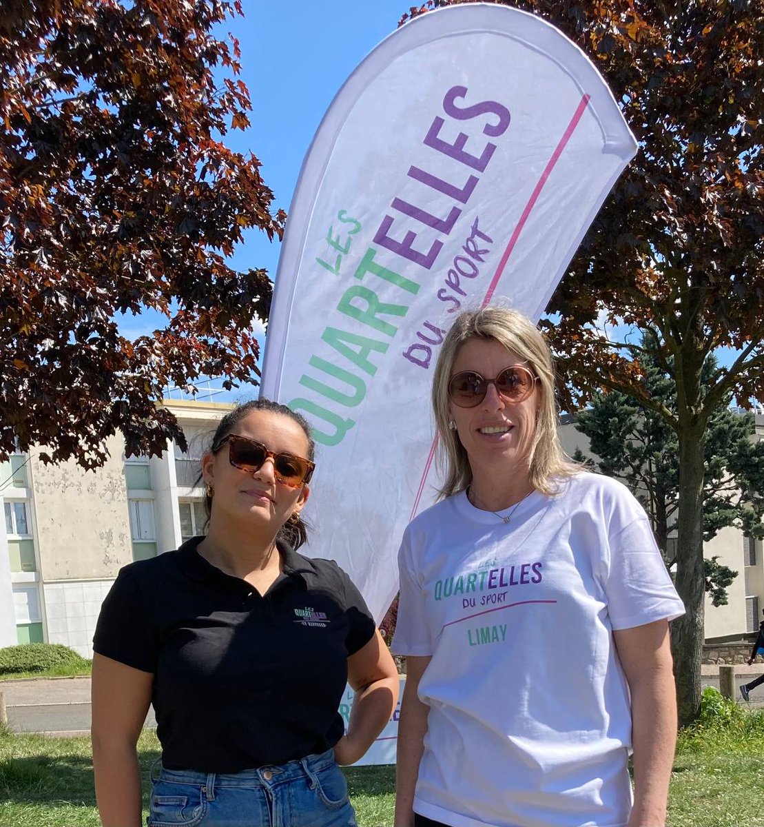 Femmes_Dem's tweet photo. ⚽ Aujourd'hui les femmes démocrates se sont jointes à l'événement des #QuartElles du sport pour promouvoir et soutenir l'émancipation des femmes par le sport et ses valeurs 💪 Go girls !
#sport #valeurs #emancipation https://t.co/TH2LprvrFy