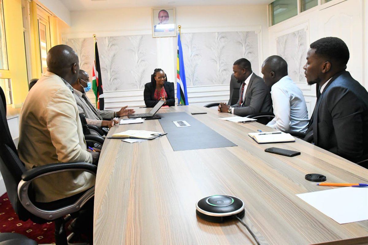 Davji's tweet photo. Today, @kmpdu met with Health PS @Susan_Mochache where we had a successful negotiation in which commitments were made:  
1. @MOH_Kenya  will process the payment of fees for sponsored Postgraduates medical students. 
... https://t.co/pDcbvpvFfQ