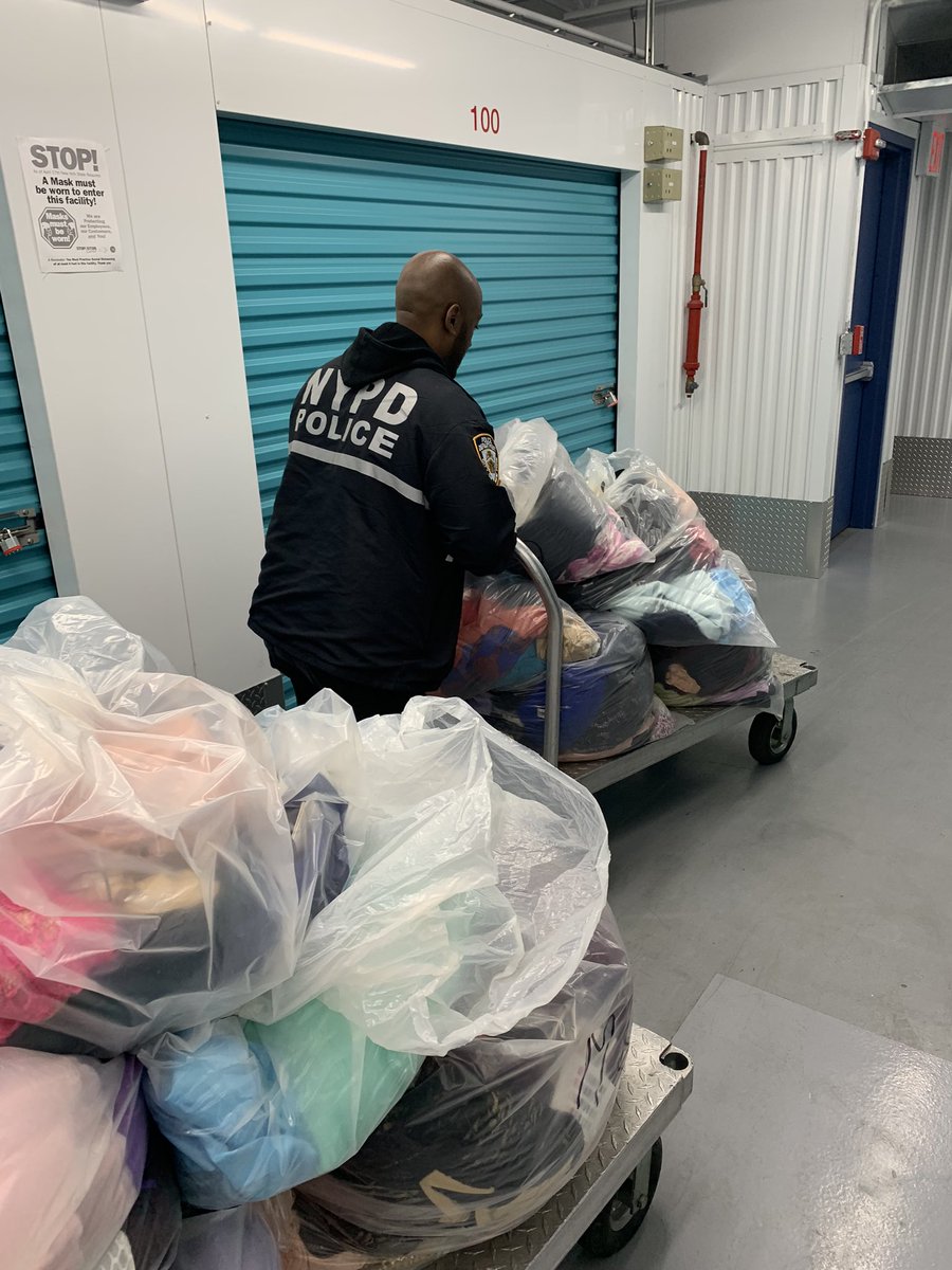 NYPDQueensSouth's tweet photo. Thank you Ms.Denise &amp; staff from @STOPandSTOR #Baisley for helping us during the 2 year pandemic and storage of our beautiful dresses. @NYPD102Pct @NYPD106Pct @NYPD101Pct @NYPD107Pct #communitypartnerships #movingday #promimpact2022 https://t.co/pIbaE3g1RL