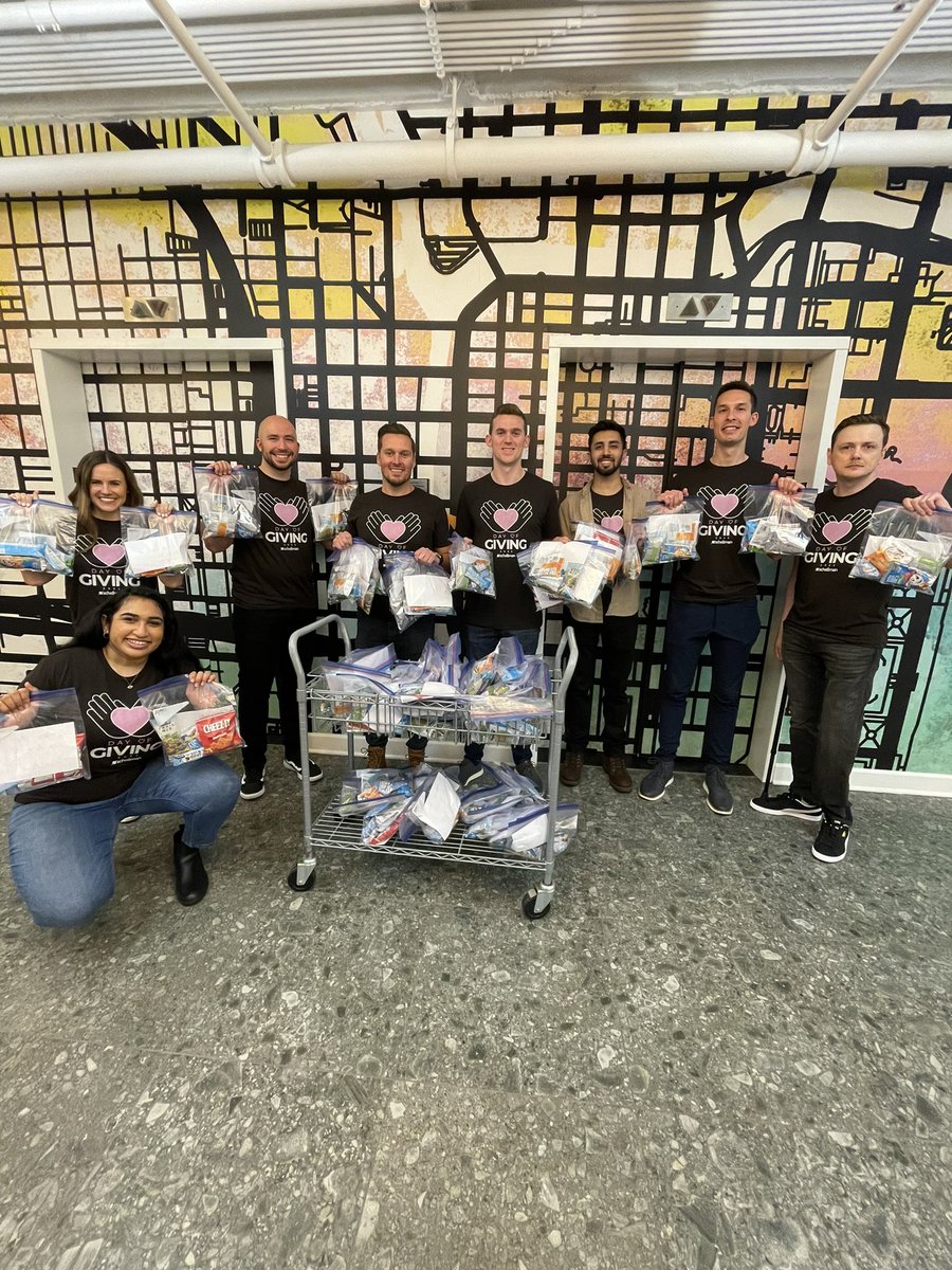 Schellman's tweet photo. Smiles & Snacks!! Our crew in Chicago made snack packs for kids with the @unitedwaychi for our Day of Giving. We called it Pack and Learn! ☺️ #SchellmanDoG #SchellmanCares https://t.co/NdlU4ym9Oe