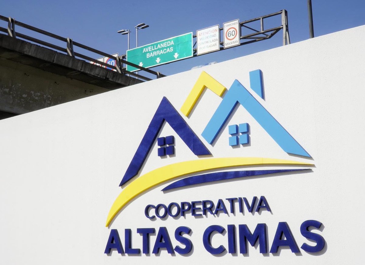 jlgiusti's tweet photo. Hernán Morelli, Presidente de @cimasaltas, me invitó hoy a Constitución a visitar el nuevo Polo Cooperativo y Mutual COFRADYA. En julio, empieza en el predio la Feria de Economía Social: un espacio para que todos los productores de la Coop. vendan sus productos. ¡Los esperamos! https://t.co/u9ao6TyZ4p