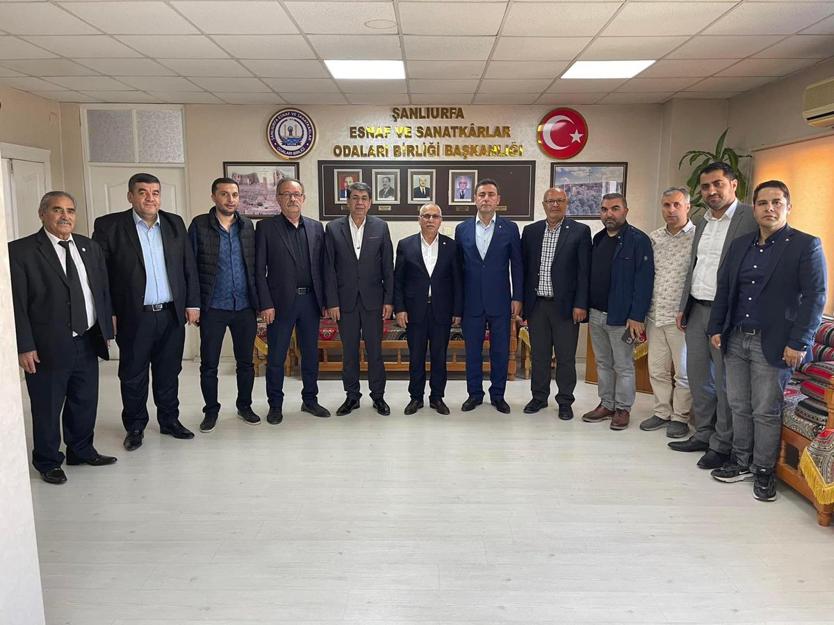 nimetoglu1981's tweet photo. Sanayi ve Ticaret Odası meclis üyeleri olarak Sayın Şefik Bakay’a hayırlı olsun ziyaretinde bulunduk.Ali Eyyüpoğlu ,Sabri Akaltun,Hamza Tavas, Mehmet Nimetoğlu ,Mustafa Oruç,Bilal Çellik,Mikail Zahit,Süleyman Çicek,Eyüp Önkol ve İbrahim Külahlı @sefikbakay @AlieyyupogluAli https://t.co/RigrDbNLfd