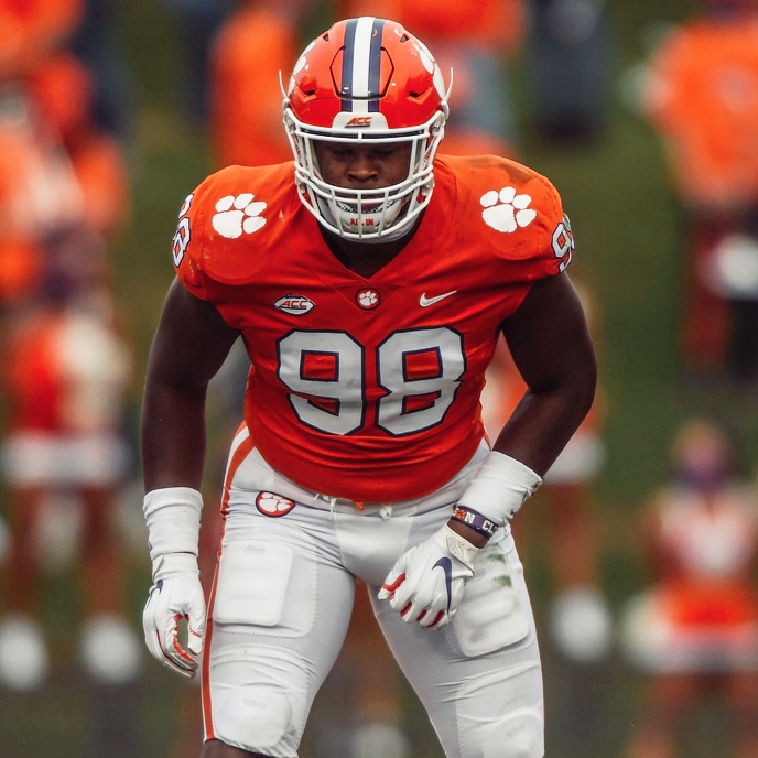 PFF_College's tweet photo. Edge Rushers with the highest run defense grades since 2020

1️⃣ Myles Murphy: 92.2
2️⃣ Aidan Hutchinson: 92.0
3️⃣ Will Anderson: 90.4 https://t.co/R2QDvISMOf