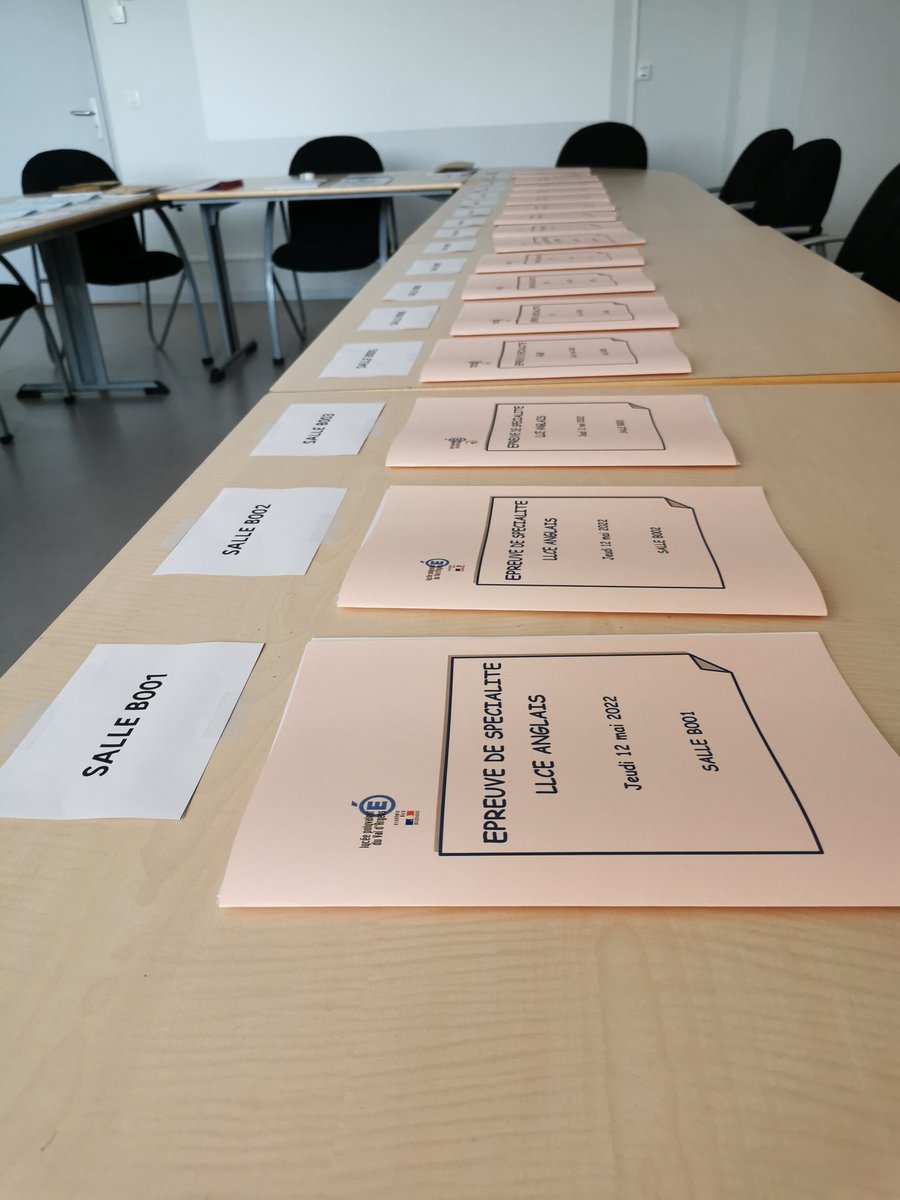 valdargens's tweet photo. Les épreuves de spécialité débutent mercredi. Le lycée est prêt ! Le secrétariat d'examen est en place! 👨‍🏫👩‍🏫Bonnes #révisions à nos élèves de #Terminale ! 👩‍💻👨‍💻Le succès est à votre portée ! 👩‍🎓👨‍🎓Courage ! #EDS #BAC2022 #Spécialités #examen #baccalauréat #réussite #persévérance https://t.co/QGy8XlGZcC