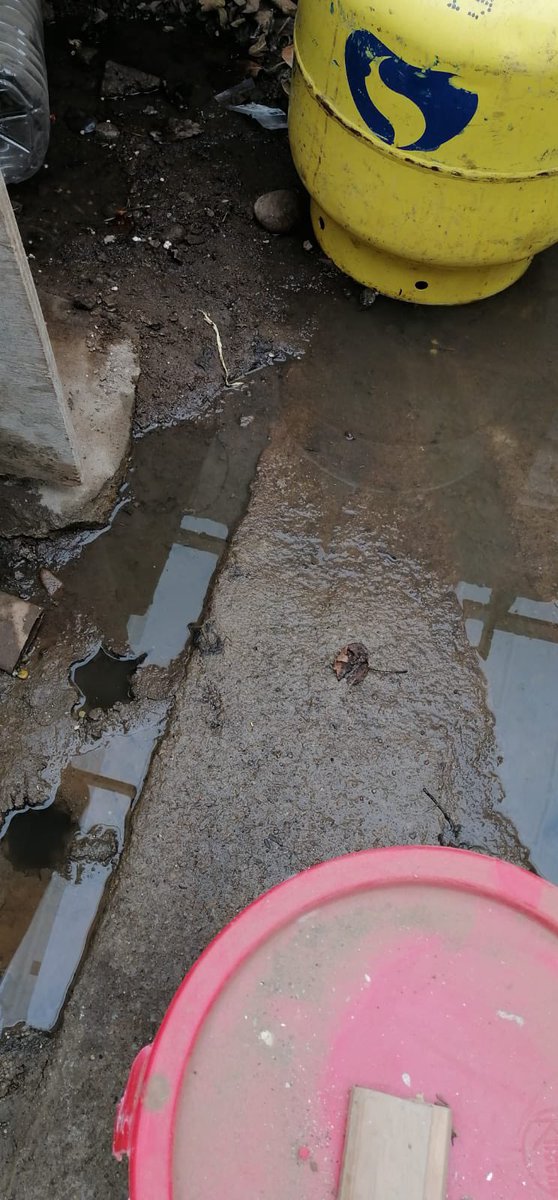koque's tweet photo. Se han generado múltiples solicitudes vía call center y web, indicando que una cuadrilla de emergencia se acercará al domicilio, PERO NO VIENEN!!! ¿Qué pasa? ¿No hay personal? No les pedimos un favor, si no que cumplan con el servicio por el cual se paga https://t.co/Ep0heDMbPL