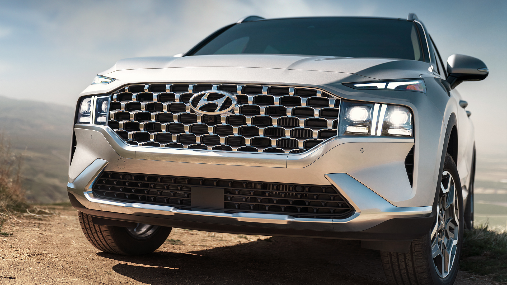 Hyundai USA on Twitter: "With the power of ⚡️ and ⛽️ combined, our plug ...