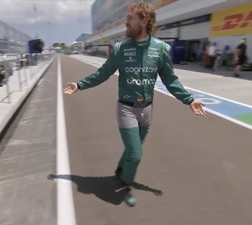 OocVettel's tweet photo. https://t.co/OTa1gQ8esq