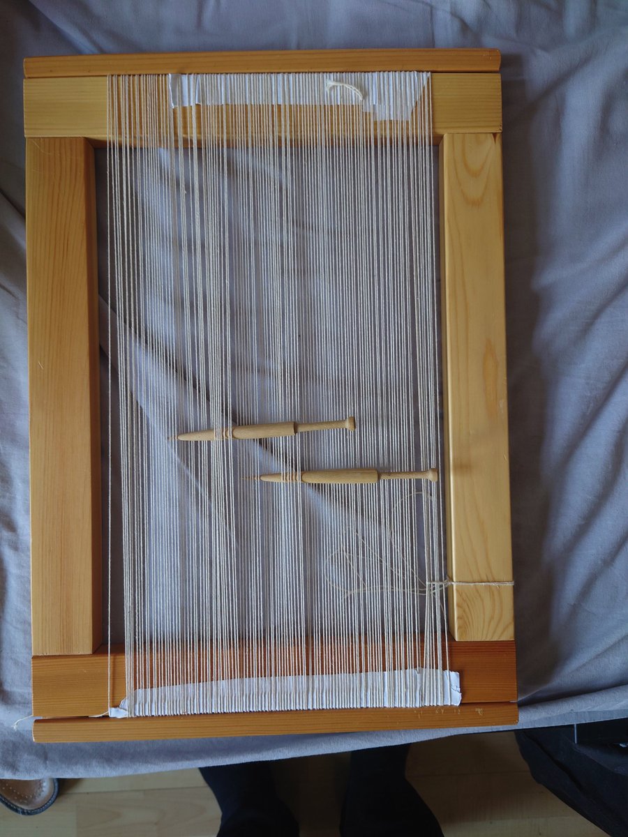 jennyeri's tweet photo. Folks, I couldn't resist. I got this second hand weaving frame and I'm starting an online tapestry weaving course. Remains to be seen if I like this ancient technique. And if it likes me.
#ancienttextiles #tapestryweaving #nerdstuff https://t.co/tKXGmtNQrA