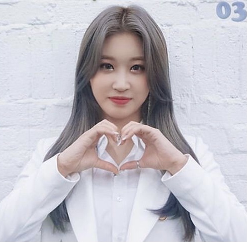 3YEHOURLY's tweet photo. #3YE #써드아이 • #HAEUN #하은 https://t.co/3r9SNuz3qK