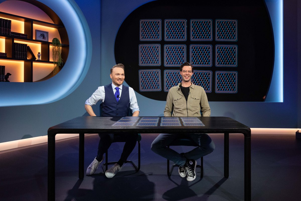 We spelen #GeheugenMemory met... <a href="/arjenlubach/">Arjen Lubach</a>! Wat was zijn ongemakkelijkste moment met een Avondshow-gast en hoe vaak kijkt hij zichzelf terug? Kijk op bit.ly/geheugenmemory