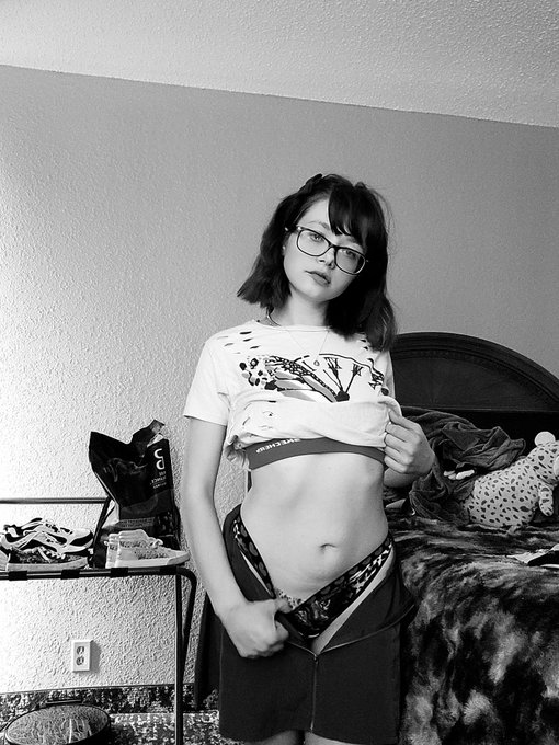 #tease #belly #kink #nsfw https://t.co/L0QUo2MQpx<a href="/tag/tease"class="tags">#tease</a><a href="/tag/belly"class="tags">#belly</a><a href="/tag/kink"class="tags">#kink</a><a href="/tag/nsfw"class="tags">#nsfw</a>