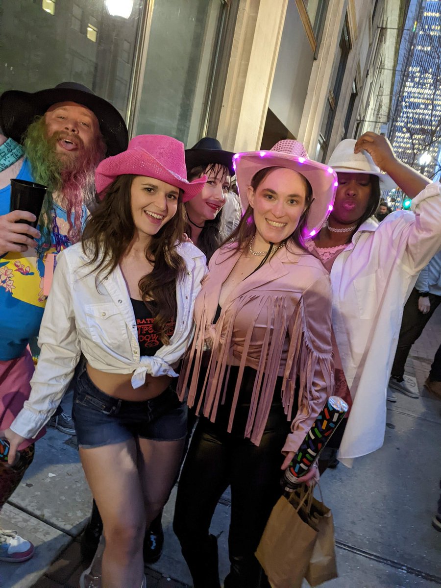 SondraRuthITR's tweet photo. How was your #CincodeMayo? 🌮🐴✨ https://t.co/yPw8i22iH9