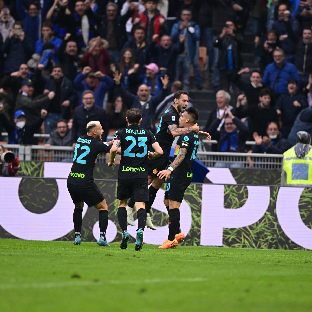 FT: Inter 4-2 Empoli
⚽️ Romagnoli (GBD)
⚽️⚽️ Lautaro 🅰️ Hakan
⚽️ Alexis 🅰️ Edin

Alhamdulillah menang dan puncak, sementara doang gak kali ini?
