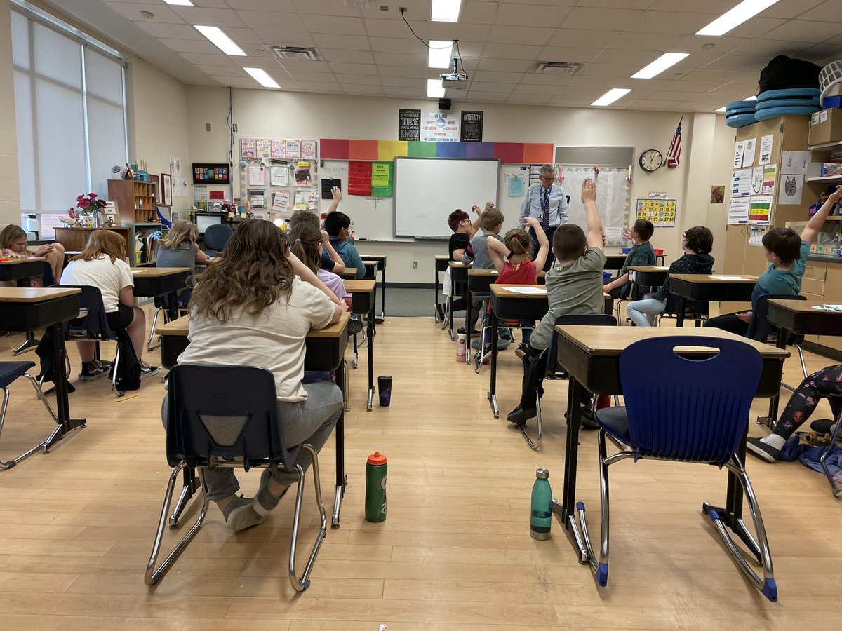 SFAS3_4Grade's tweet photo. We were lucky to have Cambridge City Council Member Mr. Ziebarth visit our class to talk about local government. He shared some great examples of how citizens’ concerns &amp; ideas can be addressed by local government. How cool that he’s also our principal! @iissfas #sfas https://t.co/60RO37YQRm