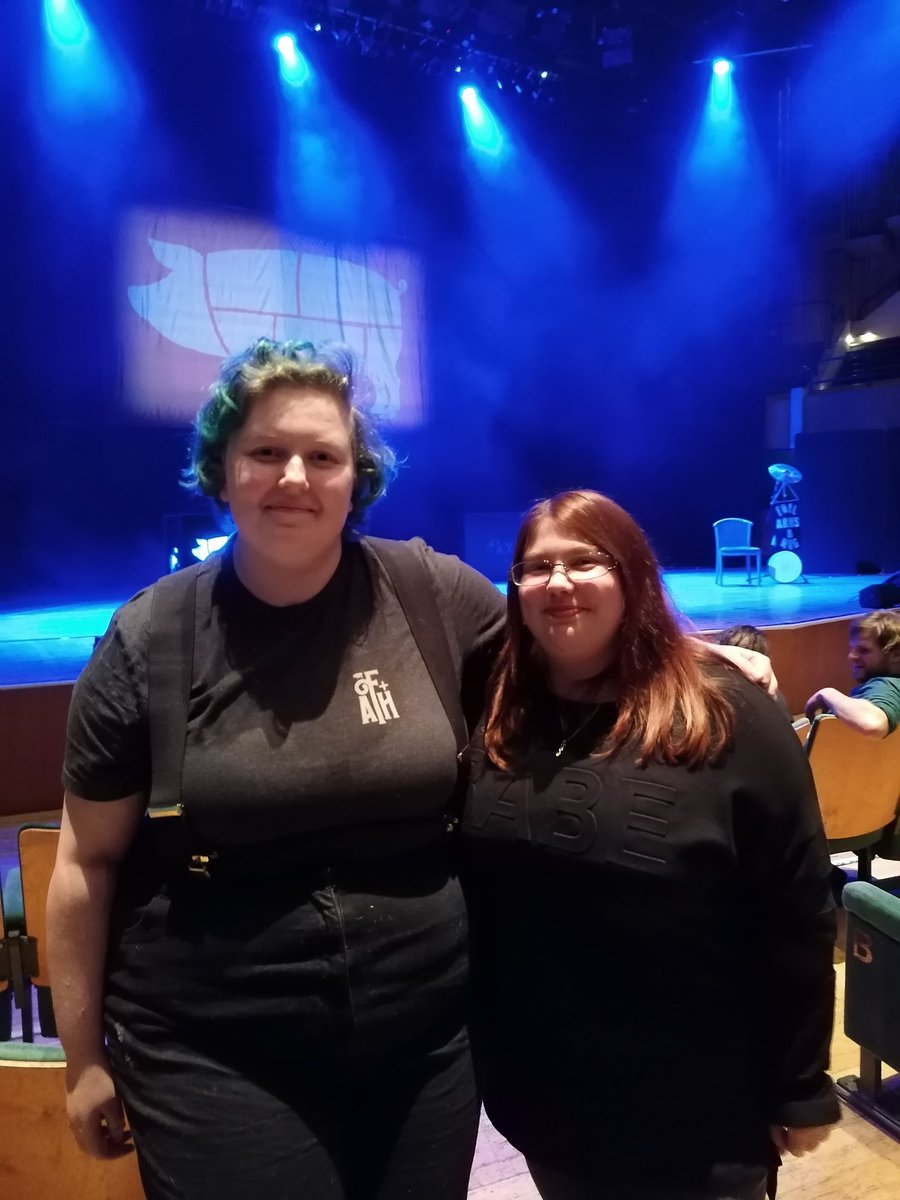 Meg_obrien98's tweet photo. @FoilArmsAndHog here and ready for you! https://t.co/3gXQoHSIxJ