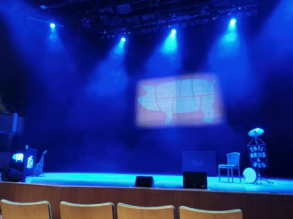 Meg_obrien98's tweet photo. @FoilArmsAndHog here and ready for you! https://t.co/3gXQoHSIxJ